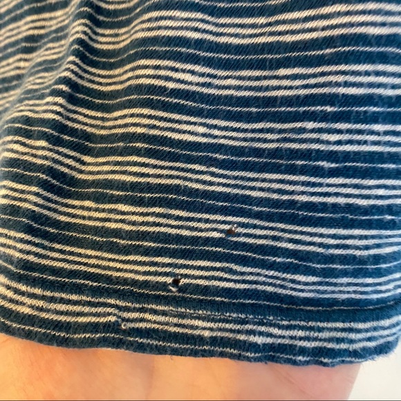 Madewell two basic tees - Picture 4 of 9